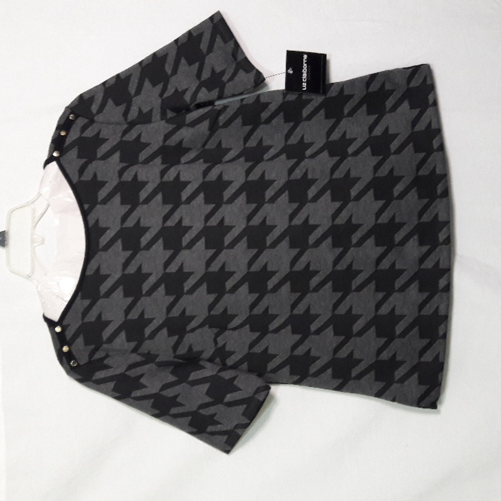 Liz Claiborne Blouse Size M Color Charcoal Plaid Buttons on sholders 2 s…